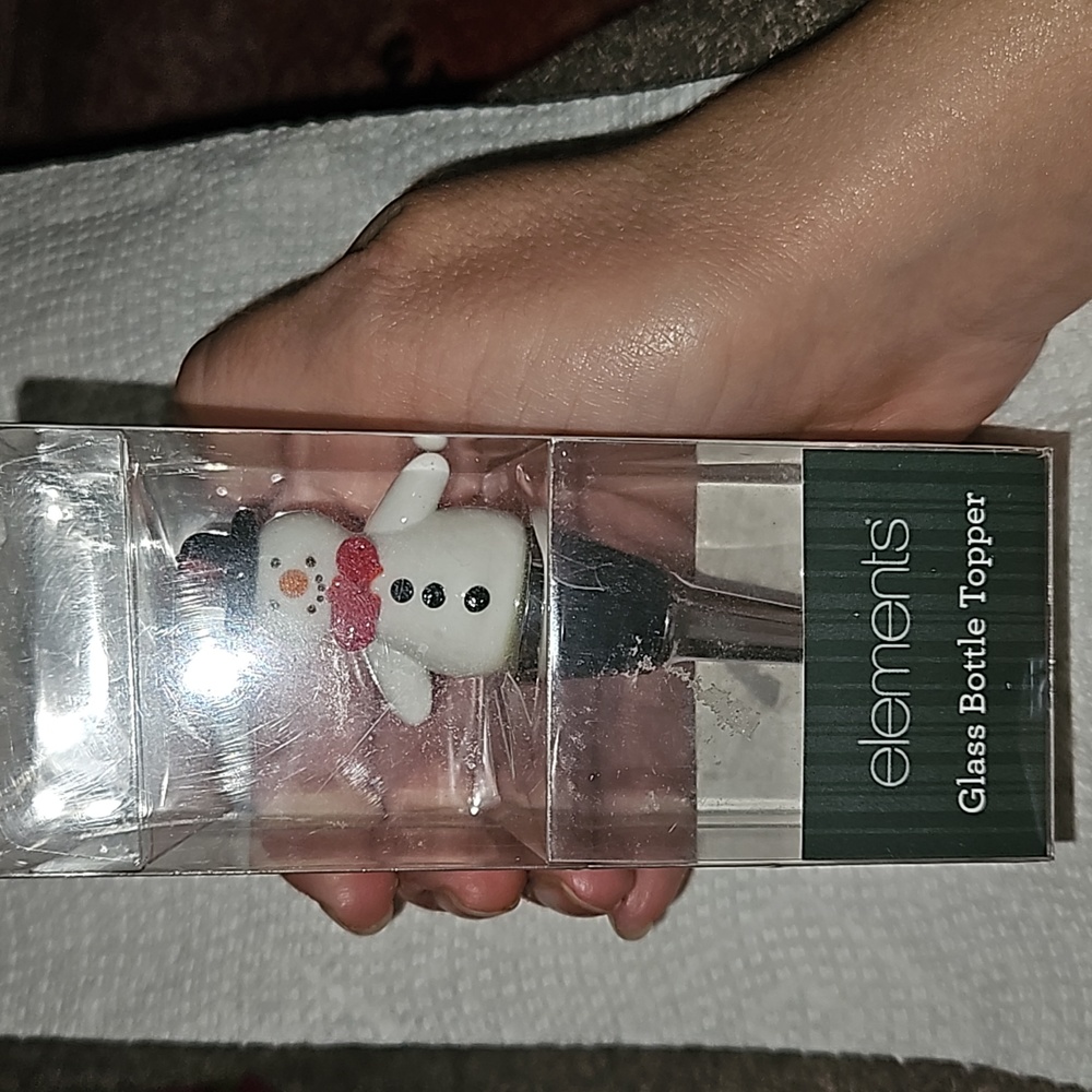 Glass bottle topper